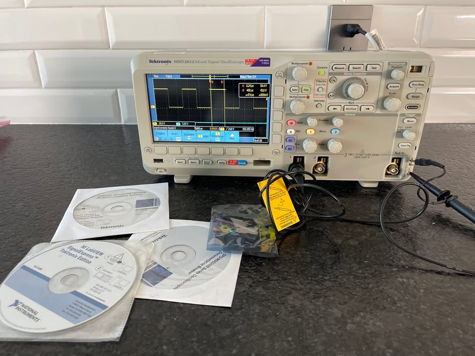 Osciloscopio MOS2012B